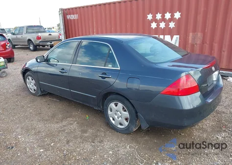 2007 Honda Accord 2.4 Lx z USA, uszkodzony, nr VIN 3HGCM564X7G704027